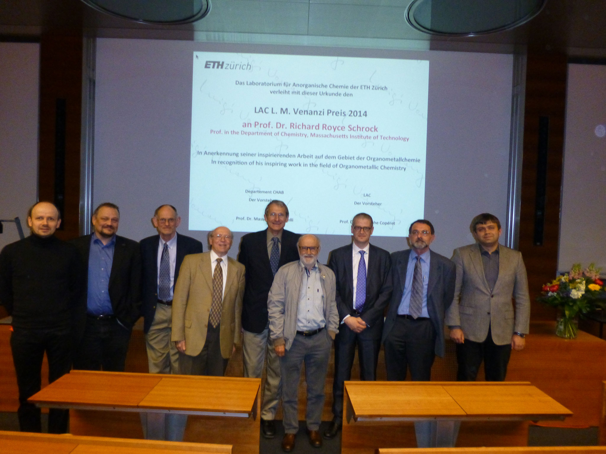 Vergrösserte Ansicht:  Richard R. Schrock with Faculty Members at the L. M. Venanzi Distinguished Lecture 2014
