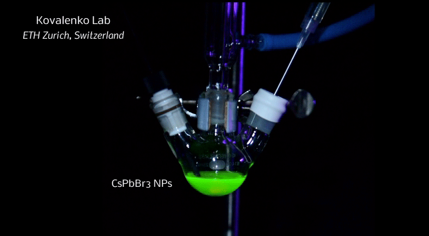 Enlarged view: Nanoparticles (NP) of the structure CsPbBr3 are turned into CsPbI3 within seconds, changing the color form green to red.