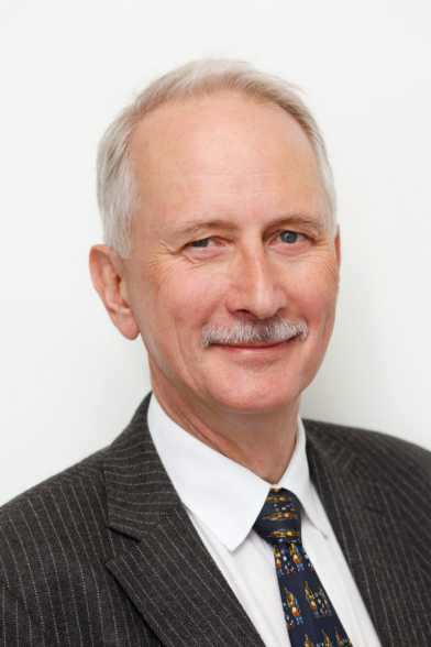 Dr. Wolfram Höland